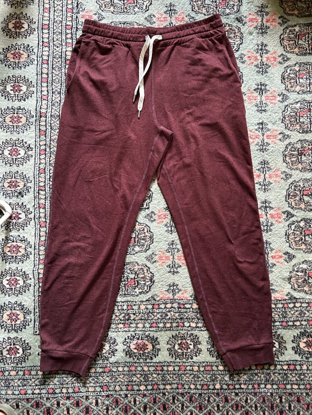 Vuori Women's Performance Jogger Size XS - Heathered Burgundy Fig